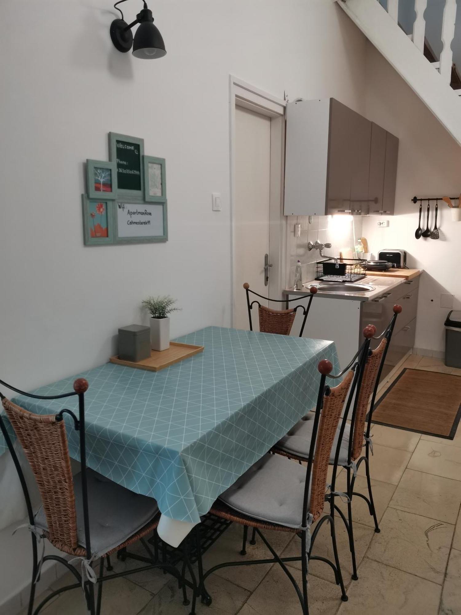 Apartman Rose Eger Luaran gambar