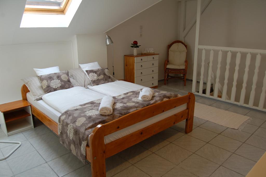 Apartman Rose Eger Luaran gambar