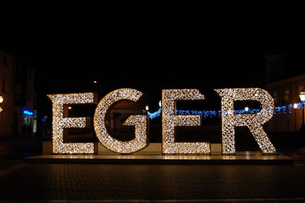 Apartman Rose Eger Luaran gambar